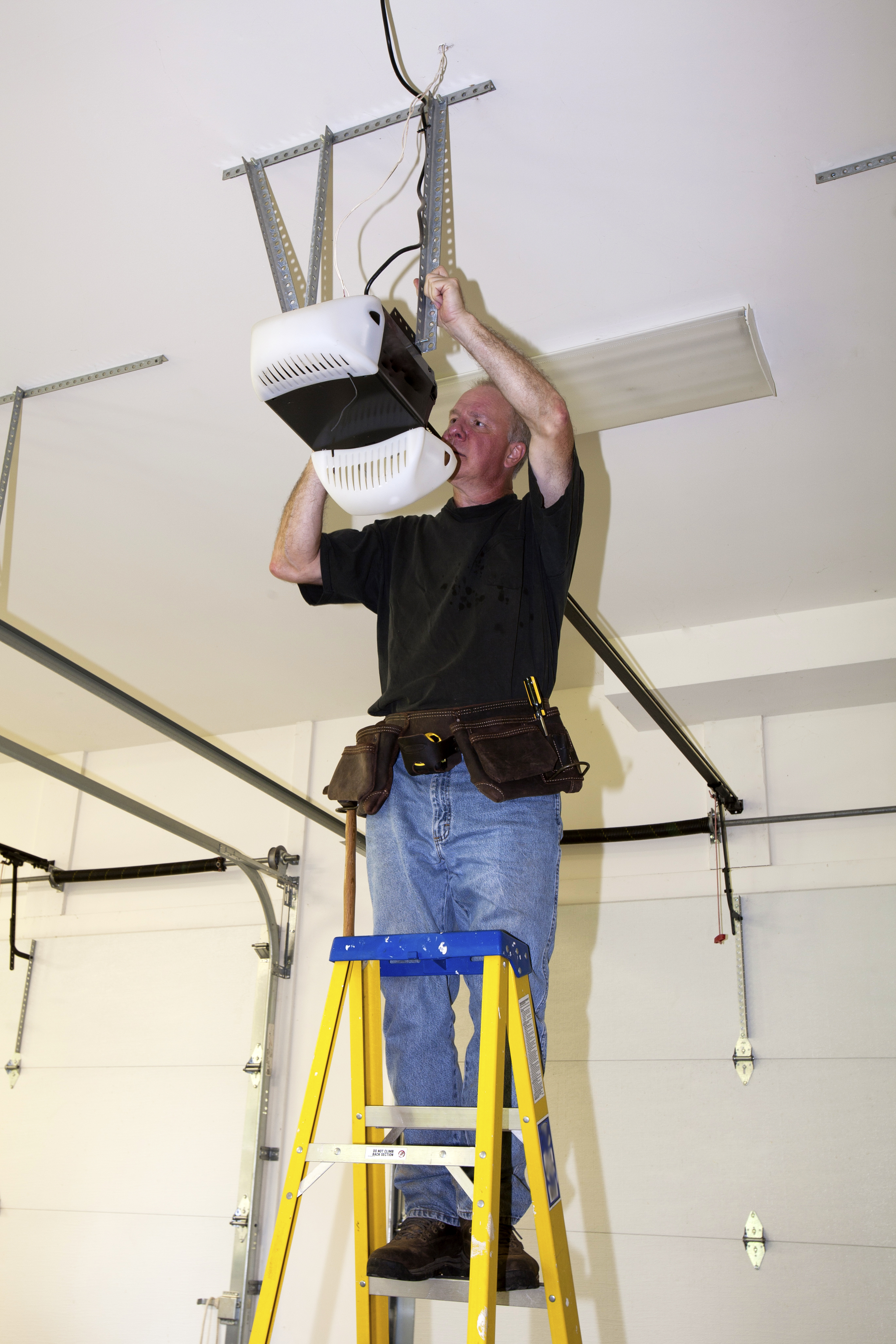 Garage Door Repair Services In Gladstone - Superior Door Service